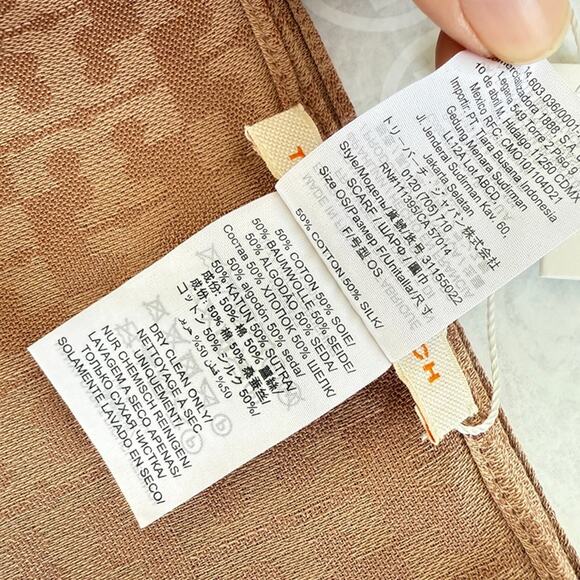 Last 2‼️TORY BURCH MOSAIC LOGO JACQUARD SCARF - Picture 4 of 7